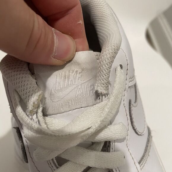 Nike Youth Air Force 1 Low GS Triple White DH2920-111  Size 5.5Y Low Top Leather - Picture 5 of 7